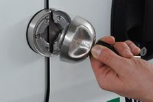 03_Functioning of Syncro New Zealand’s Saturn Evo rear door lock 